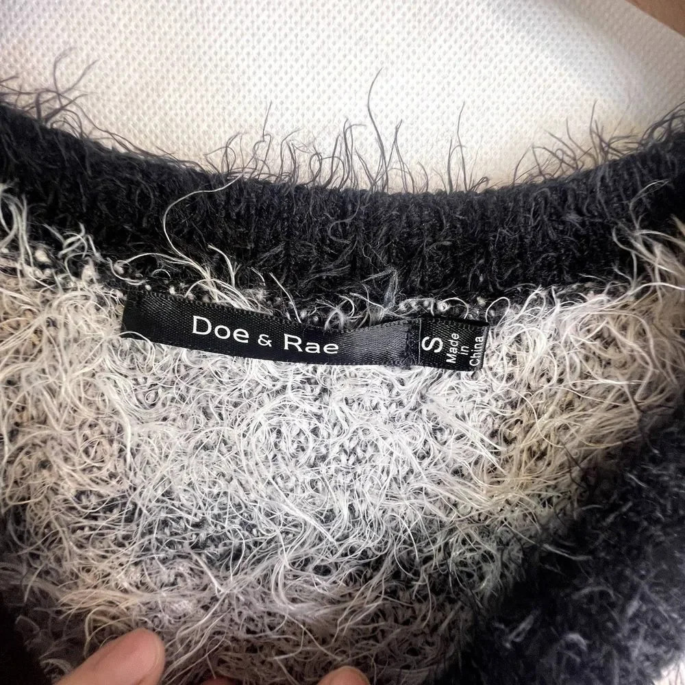 Doe & Rae Fuzzy Zebra Print Sweater Size Small - Picture 6 of 9